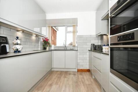 KITCHEN 01.jpg