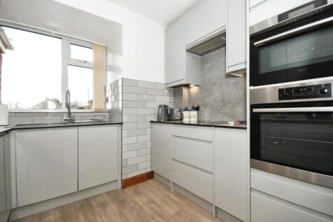 KITCHEN 02.jpg