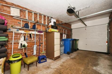 GARAGE.jpg