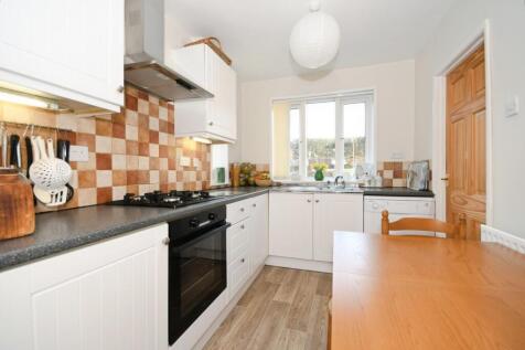 KITCHEN 02.jpg