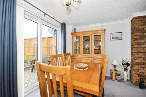 DINING ROOM.jpg