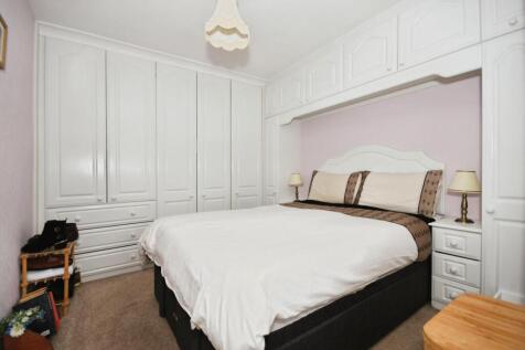 BEDROOM 1.jpg