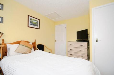 BEDROOM 2 03.jpg