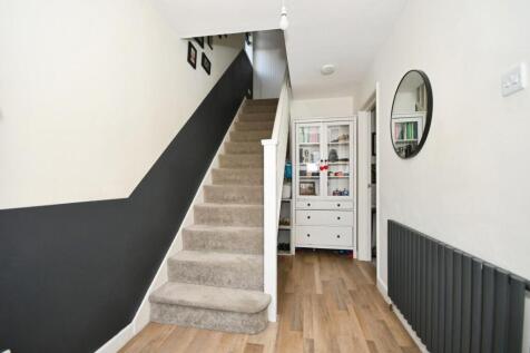 ENTRANCE HALL.jpg
