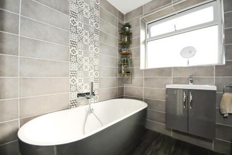 BATHROOM 01.jpg