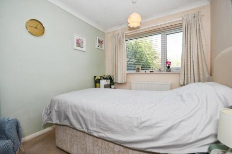 BEDROOM 1.jpg