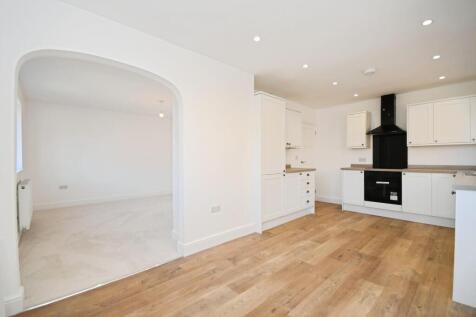 KITCHEN 02.jpg