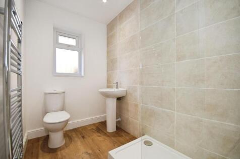 SHOWER ROOM.jpg