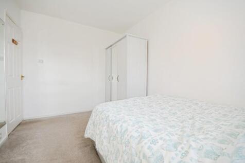 BEDROOM 3 02.jpg
