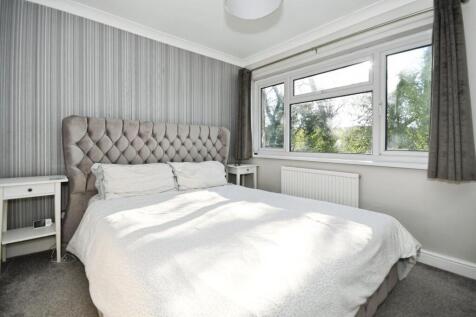 BEDROOM 1.jpg