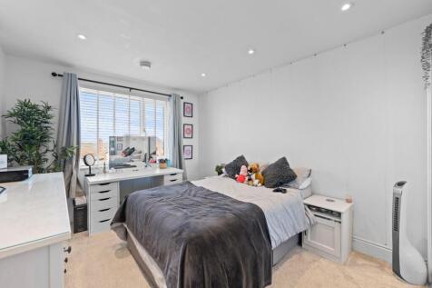 BEDROOM 3 03.jpg