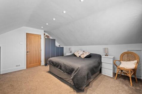 BEDROOM 1.jpg