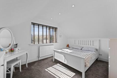 BEDROOM 2 03.jpg