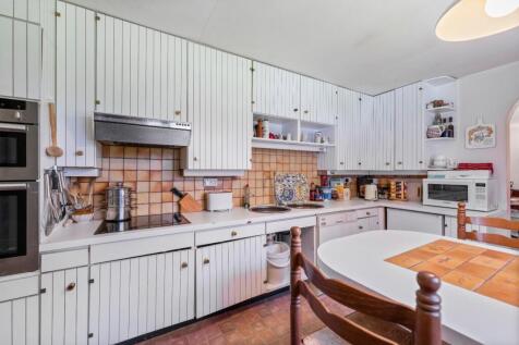 KITCHEN 04.jpg