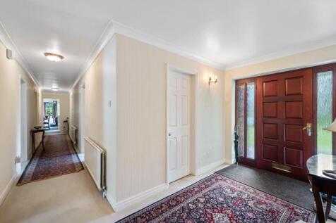 HALLWAY.jpg