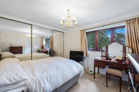 BEDROOM 1.jpg