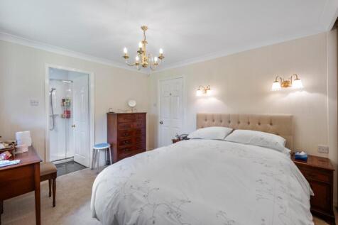 BEDROOM 1 03.jpg