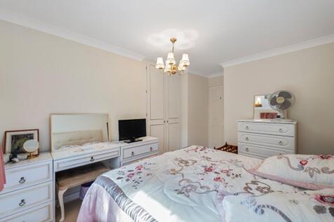 BEDROOM 2 02.jpg