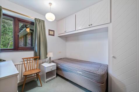 BEDROOM 5.jpg