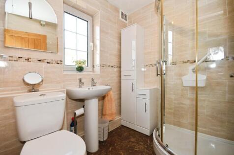SHOWER ROOM.jpg