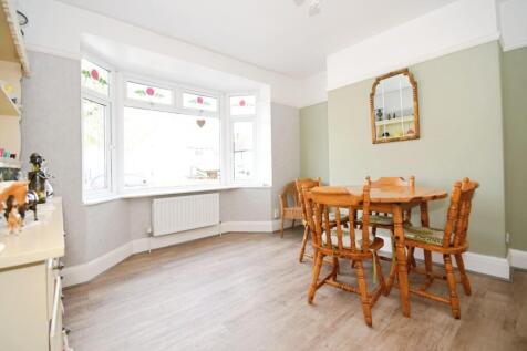 DINING ROOM.jpg