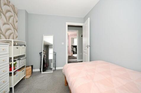 BEDROOM 2 02.jpg