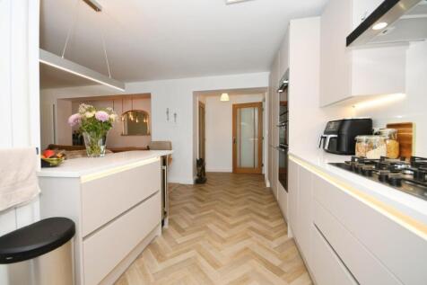KITCHEN 03.jpg