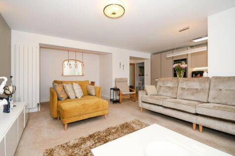 LOUNGE 04.jpg