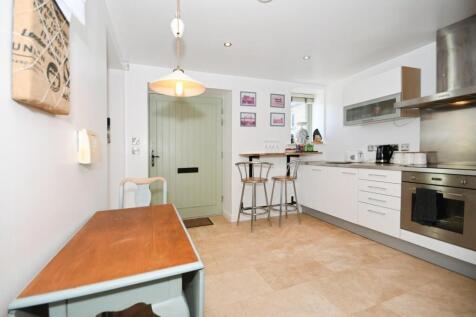 KITCHEN 03.jpg
