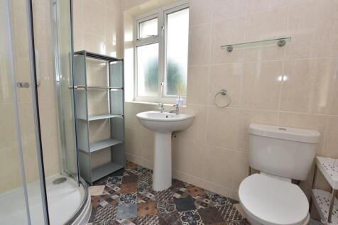 Bathroom 2.JPG