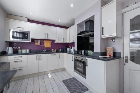KITCHEN 01.jpg