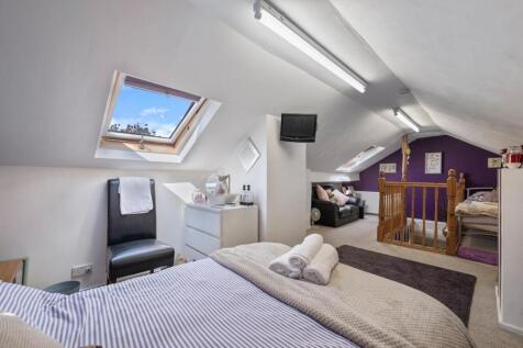 BED 3 02.jpg
