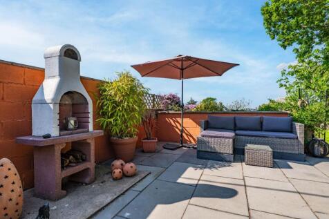 REAR GARDEN 04.jpg
