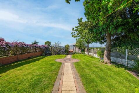 REAR GARDEN 06.jpg