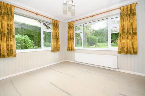 DINING ROOM.jpg