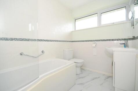 BATHROOM 01.jpg