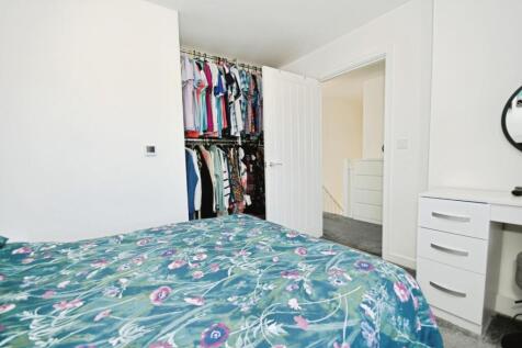 BEDROOM 2 02.jpg