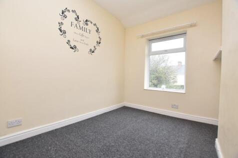BEDROOM 1.jpg