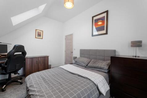 BEDROOM 1.jpg