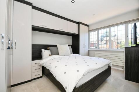 BEDROOM 1.jpg