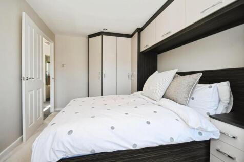 BEDROM 1 02.jpg
