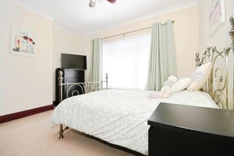 BED 2 02.jpg