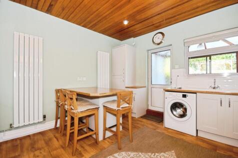 KITCHEN 02.jpg