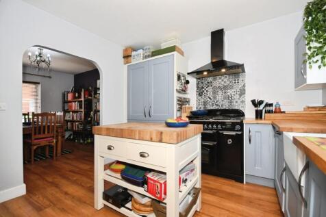 KITCHEN 02.jpg