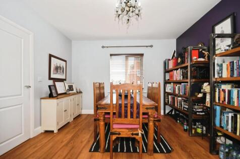 DINING ROOM.jpg