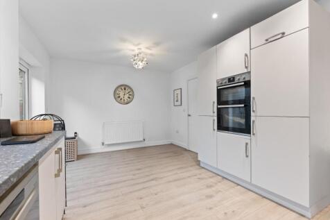 KITCHEN 04.jpg