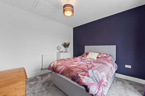 BEDROOM 2 02.jpg