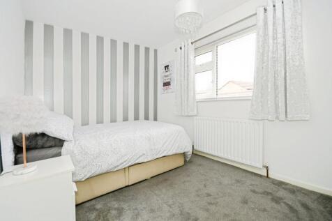 BEDROOM 1.jpg