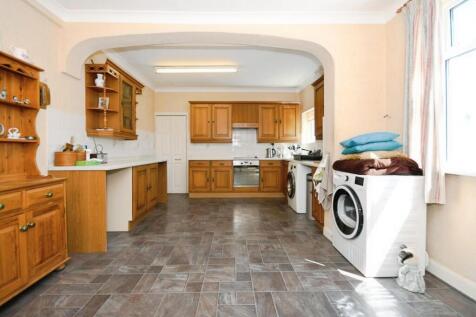 KITCHEN 03.jpg