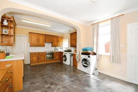 KITCHEN 02.jpg